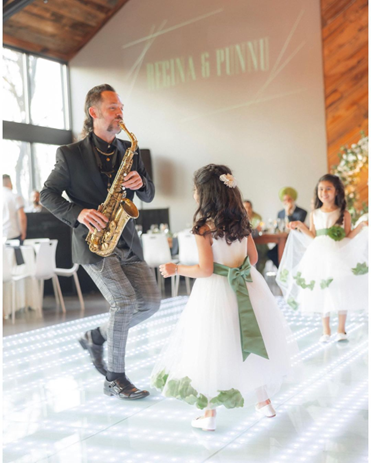 Two-girls-enjoying-on-dance-floor